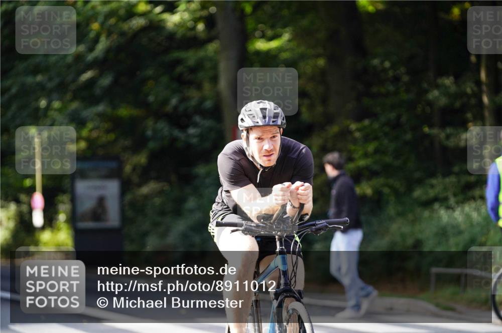 14.09.2025 - Stadtparktriathlon Michael Burmester http://msf.ph/oto/8911012 14.09.2025 10:58:39 Radfahren 714, 821, 897 meine-sportfotos.de