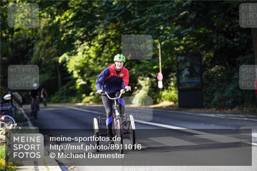 14.09.2025 - Stadtparktriathlon Michael Burmester http://msf.ph/oto/8911016 14.09.2025 10:58:48 Radfahren 582, 712, 714, 750 meine-sportfotos.de