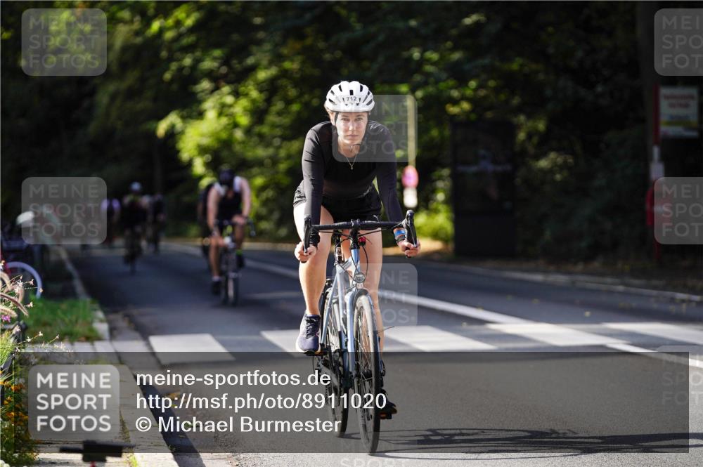 14.09.2025 - Stadtparktriathlon Michael Burmester http://msf.ph/oto/8911020 14.09.2025 10:58:54 Radfahren 582, 712, 727, 750, 799, 804, 873, 917 meine-sportfotos.de