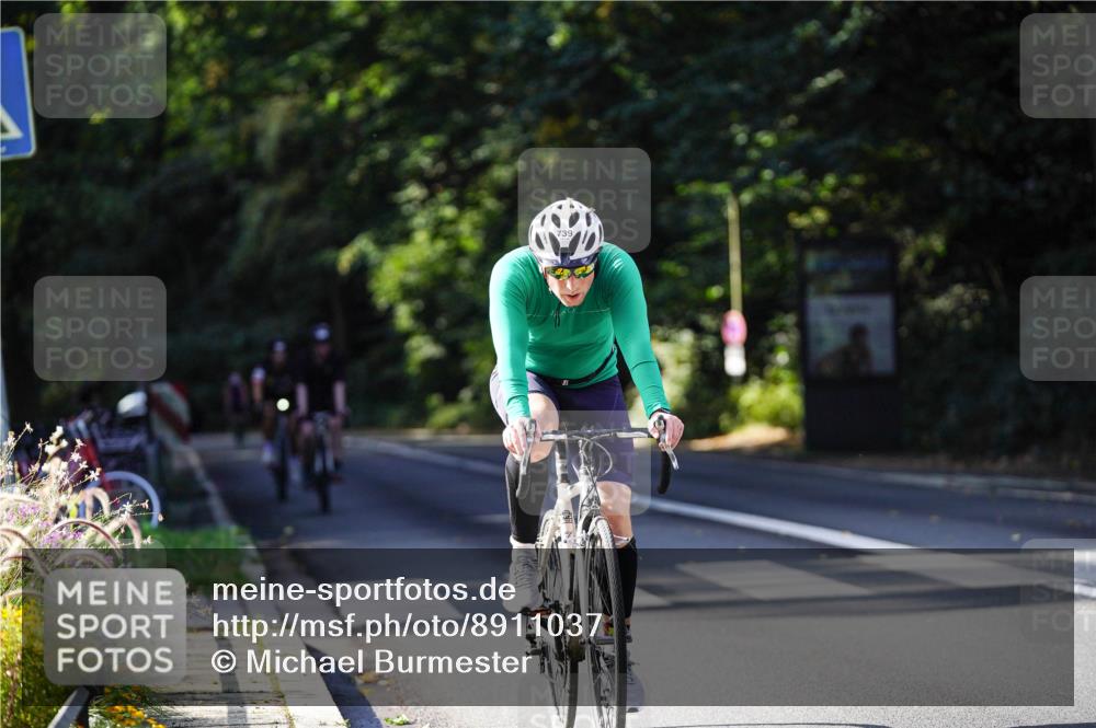 14.09.2025 - Stadtparktriathlon Michael Burmester http://msf.ph/oto/8911037 14.09.2025 10:59:07 Radfahren 683, 727, 739, 743, 759, 799, 862, 873, 882, 920 meine-sportfotos.de