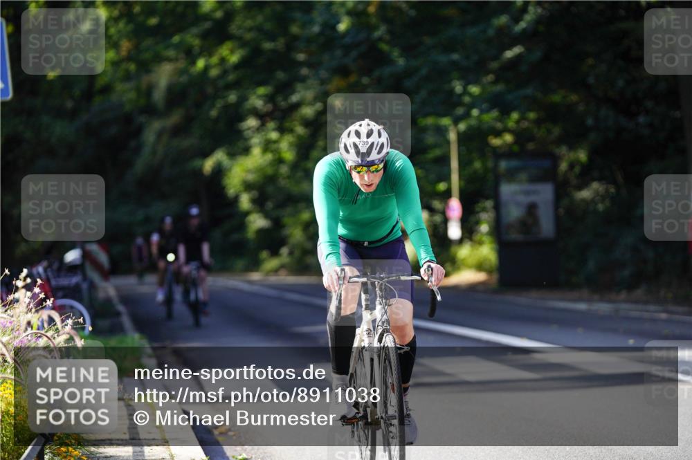 14.09.2025 - Stadtparktriathlon Michael Burmester http://msf.ph/oto/8911038 14.09.2025 10:59:07 Radfahren 683, 727, 739, 743, 759, 799, 862, 873, 882, 920 meine-sportfotos.de
