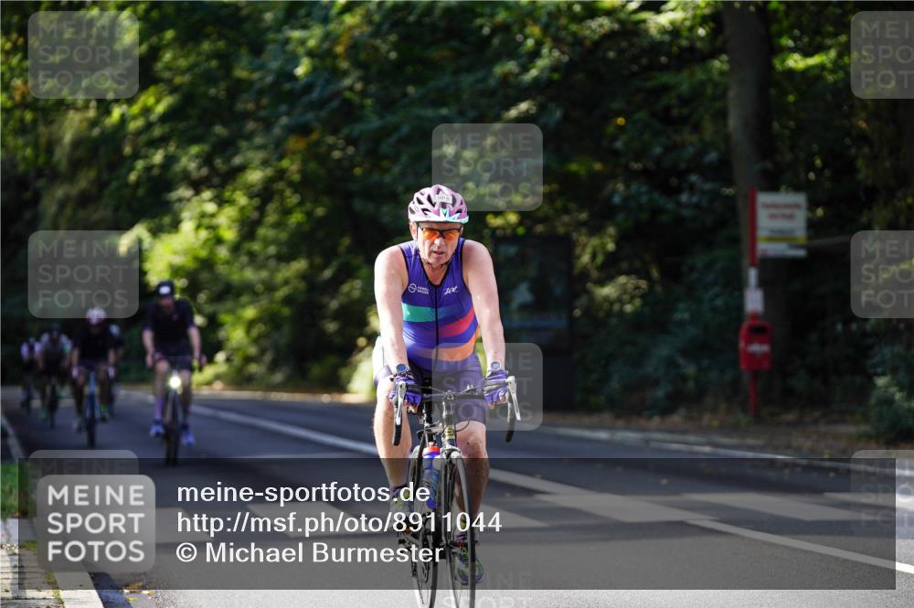 14.09.2025 - Stadtparktriathlon Michael Burmester http://msf.ph/oto/8911044 14.09.2025 10:59:18 Radfahren 683, 748, 752, 775, 800, 813, 886, 889 meine-sportfotos.de