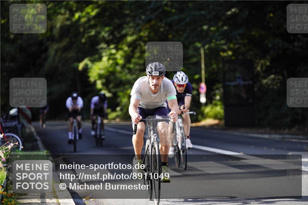 14.09.2025 - Stadtparktriathlon Michael Burmester http://msf.ph/oto/8911049 14.09.2025 10:59:23 Radfahren 748, 752, 775, 800, 813, 886, 889 meine-sportfotos.de