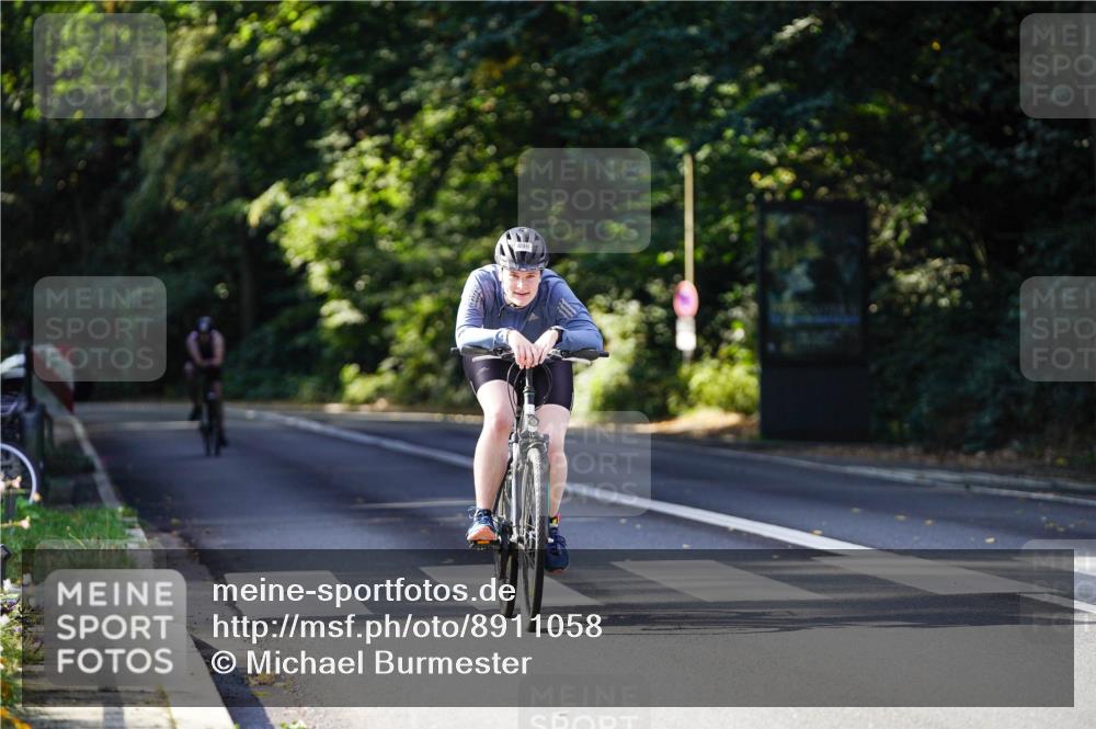 14.09.2025 - Stadtparktriathlon Michael Burmester http://msf.ph/oto/8911058 14.09.2025 10:59:32 Radfahren 698, 785 meine-sportfotos.de