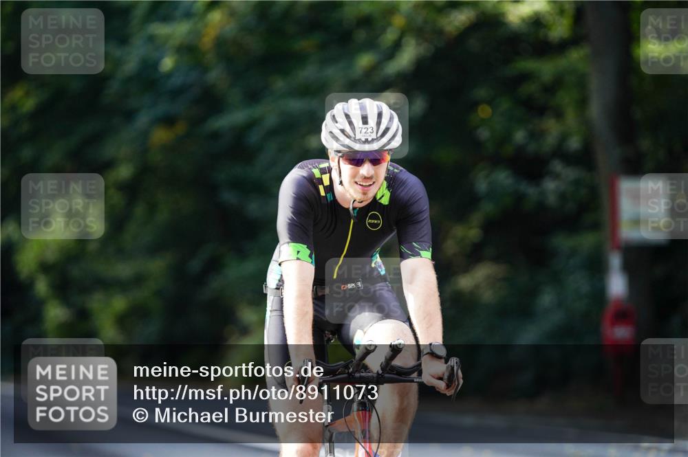 14.09.2025 - Stadtparktriathlon Michael Burmester http://msf.ph/oto/8911073 14.09.2025 11:00:16 Radfahren 723 meine-sportfotos.de