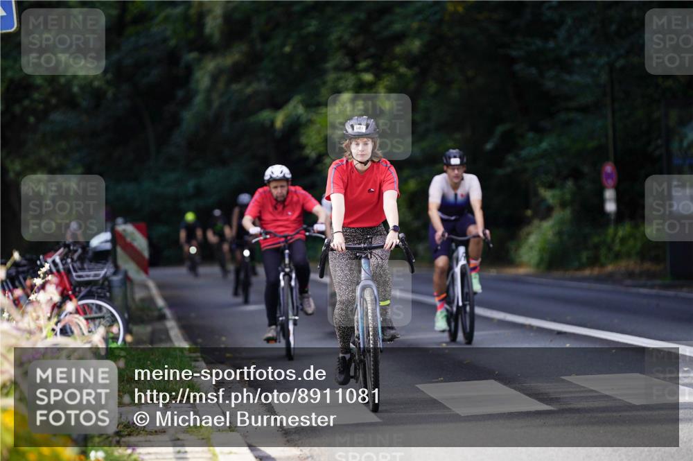 14.09.2025 - Stadtparktriathlon Michael Burmester http://msf.ph/oto/8911081 14.09.2025 11:00:30 Radfahren 600, 601, 643, 829, 838, 871, 878, 915 meine-sportfotos.de