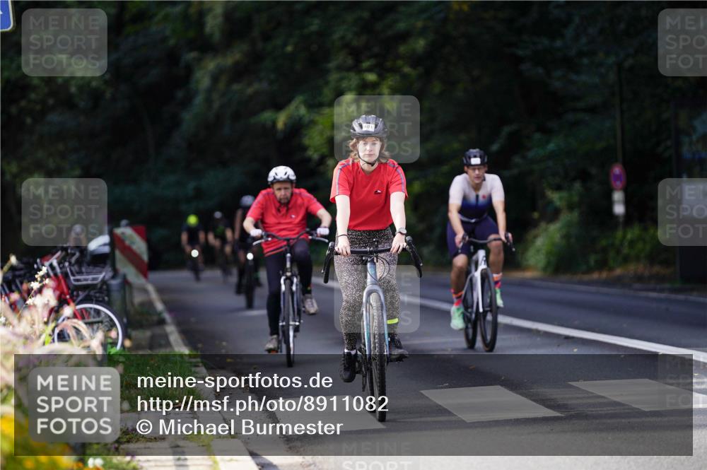 14.09.2025 - Stadtparktriathlon Michael Burmester http://msf.ph/oto/8911082 14.09.2025 11:00:30 Radfahren 600, 601, 643, 829, 838, 871, 878, 915 meine-sportfotos.de