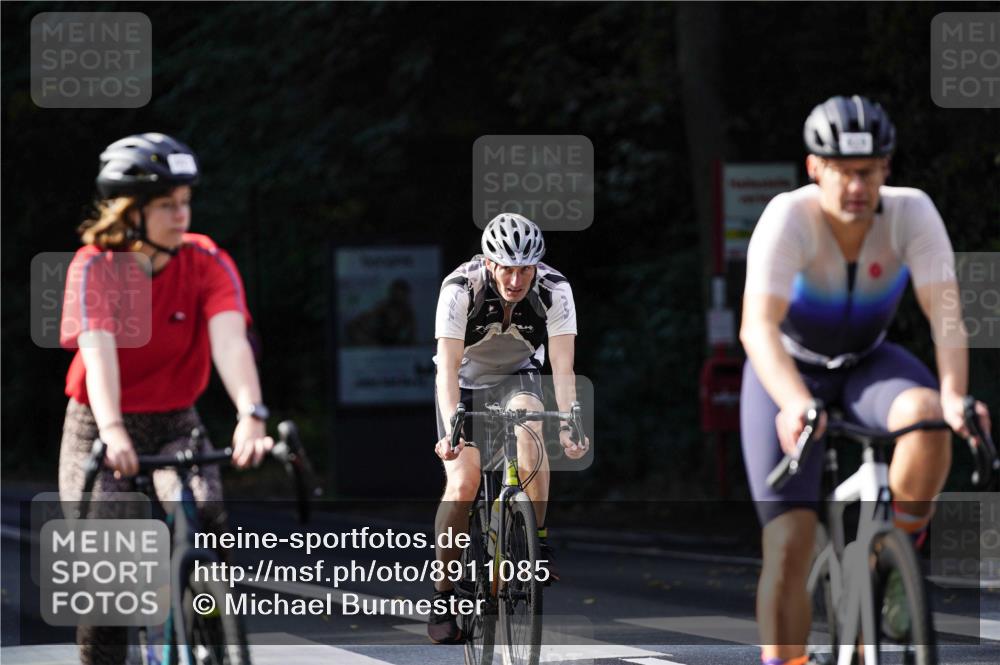 14.09.2025 - Stadtparktriathlon Michael Burmester http://msf.ph/oto/8911085 14.09.2025 11:00:32 Radfahren 600, 601, 643, 829, 838, 871, 878, 915, 921 meine-sportfotos.de
