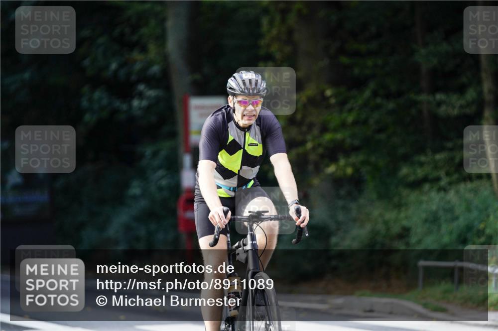 14.09.2025 - Stadtparktriathlon Michael Burmester http://msf.ph/oto/8911089 14.09.2025 11:00:38 Radfahren 600, 601, 643, 724, 730, 793, 829, 838, 870, 915, 921 meine-sportfotos.de