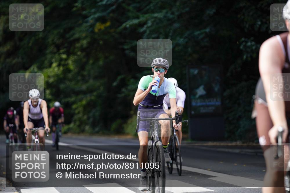 14.09.2025 - Stadtparktriathlon Michael Burmester http://msf.ph/oto/8911095 14.09.2025 11:00:43 Radfahren 600, 643, 716, 724, 730, 735, 793, 838, 865, 870, 918, 921 meine-sportfotos.de
