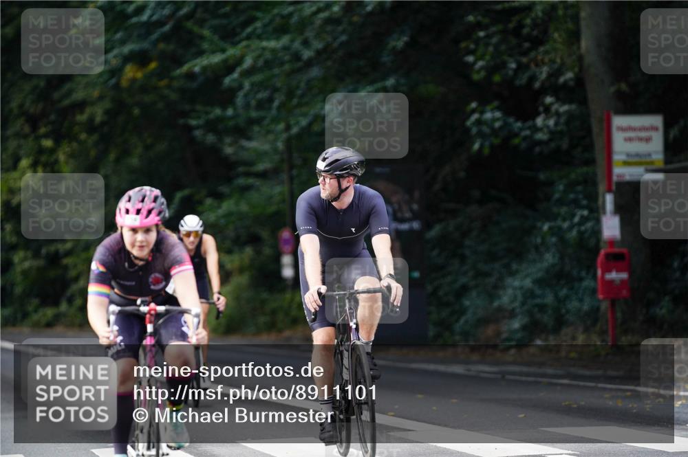 14.09.2025 - Stadtparktriathlon Michael Burmester http://msf.ph/oto/8911101 14.09.2025 11:00:48 Radfahren 716, 724, 730, 735, 793, 805, 865, 870, 918 meine-sportfotos.de