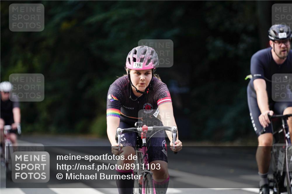 14.09.2025 - Stadtparktriathlon Michael Burmester http://msf.ph/oto/8911103 14.09.2025 11:00:49 Radfahren 716, 724, 730, 735, 793, 805, 865, 870, 918 meine-sportfotos.de