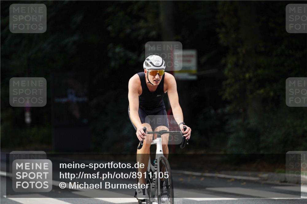 14.09.2025 - Stadtparktriathlon Michael Burmester http://msf.ph/oto/8911105 14.09.2025 11:00:50 Radfahren 716, 724, 730, 735, 793, 805, 865, 918 meine-sportfotos.de