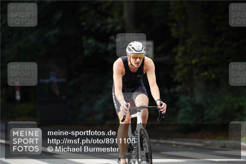 14.09.2025 - Stadtparktriathlon Michael Burmester http://msf.ph/oto/8911106 14.09.2025 11:00:50 Radfahren 716, 724, 730, 735, 793, 805, 865, 918 meine-sportfotos.de