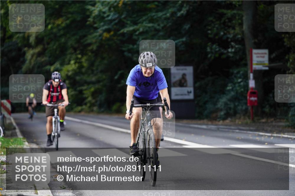 14.09.2025 - Stadtparktriathlon Michael Burmester http://msf.ph/oto/8911111 14.09.2025 11:01:02 Radfahren 758, 797, 825, 843, 892, 895 meine-sportfotos.de