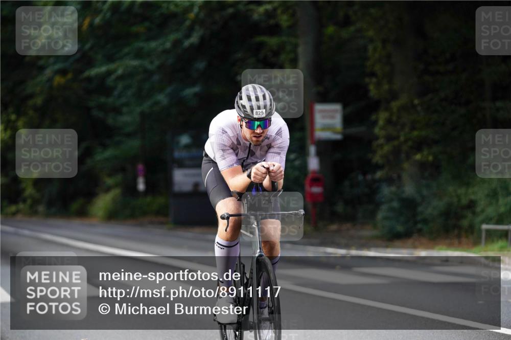 14.09.2025 - Stadtparktriathlon Michael Burmester http://msf.ph/oto/8911117 14.09.2025 11:01:05 Radfahren 758, 797, 806, 825, 843, 892, 895 meine-sportfotos.de