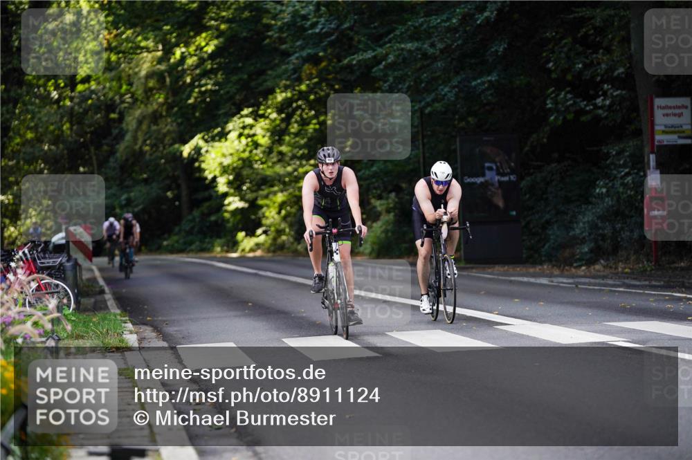 14.09.2025 - Stadtparktriathlon Michael Burmester http://msf.ph/oto/8911124 14.09.2025 11:01:16 Radfahren 749, 758, 766, 806, 876, 902 meine-sportfotos.de
