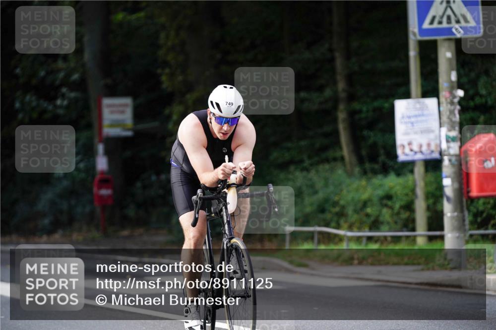 14.09.2025 - Stadtparktriathlon Michael Burmester http://msf.ph/oto/8911125 14.09.2025 11:01:17 Radfahren 749, 766, 806, 808, 876, 902 meine-sportfotos.de