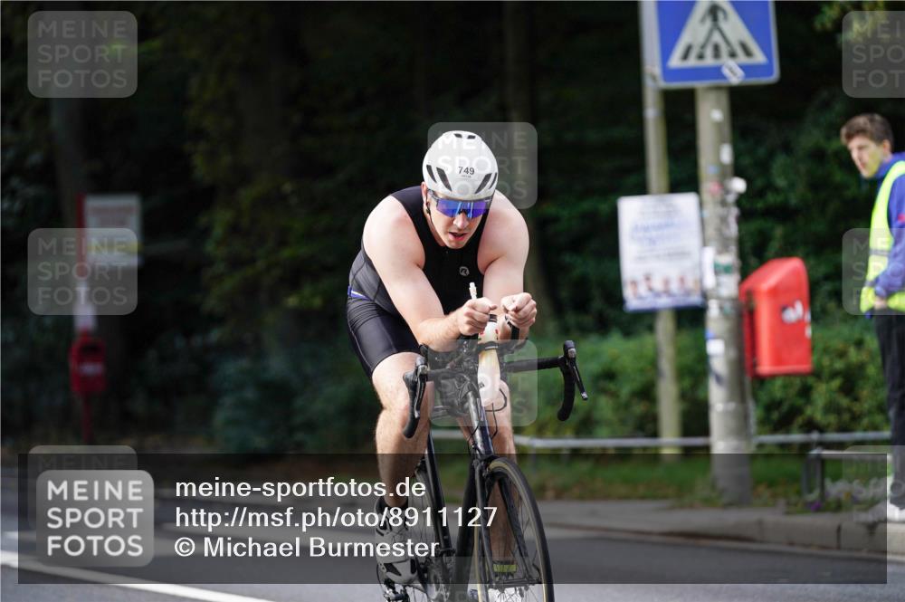 14.09.2025 - Stadtparktriathlon Michael Burmester http://msf.ph/oto/8911127 14.09.2025 11:01:18 Radfahren 749, 766, 808, 876, 902 meine-sportfotos.de