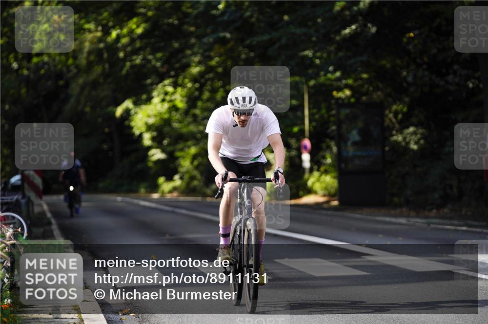 14.09.2025 - Stadtparktriathlon Michael Burmester http://msf.ph/oto/8911131 14.09.2025 11:01:25 Radfahren 766, 772, 808, 847, 876 meine-sportfotos.de