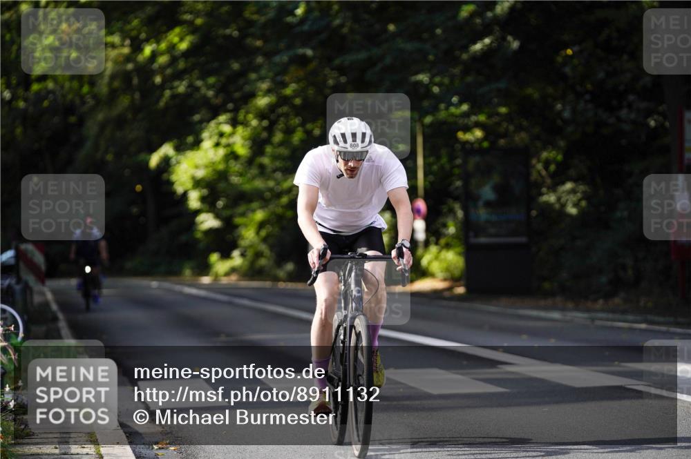 14.09.2025 - Stadtparktriathlon Michael Burmester http://msf.ph/oto/8911132 14.09.2025 11:01:25 Radfahren 766, 772, 808, 847, 876 meine-sportfotos.de