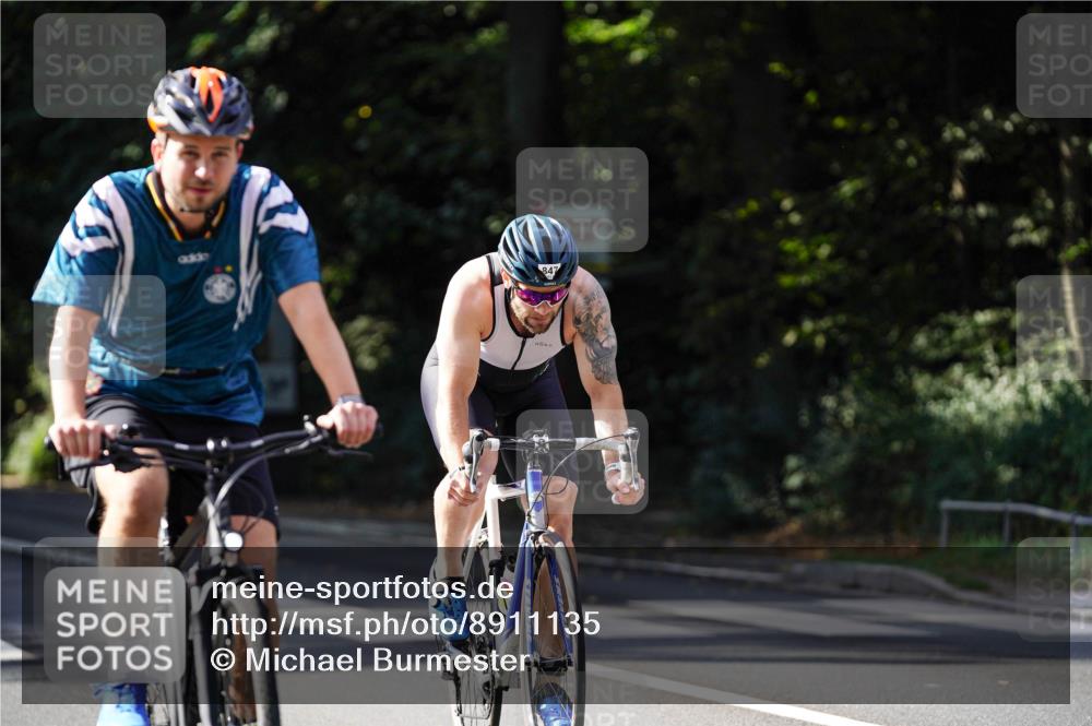 14.09.2025 - Stadtparktriathlon Michael Burmester http://msf.ph/oto/8911135 14.09.2025 11:01:32 Radfahren 728, 769, 772, 847, 901 meine-sportfotos.de