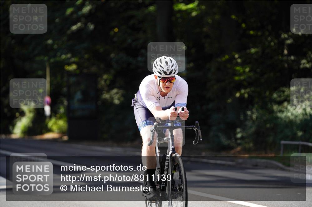 14.09.2025 - Stadtparktriathlon Michael Burmester http://msf.ph/oto/8911139 14.09.2025 11:01:34 Radfahren 728, 769, 772, 847, 880, 901 meine-sportfotos.de