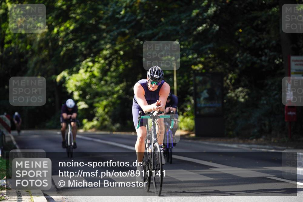 14.09.2025 - Stadtparktriathlon Michael Burmester http://msf.ph/oto/8911141 14.09.2025 11:01:38 Radfahren 728, 769, 772, 880, 901 meine-sportfotos.de