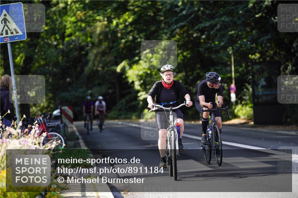 14.09.2025 - Stadtparktriathlon Michael Burmester http://msf.ph/oto/8911184 14.09.2025 11:02:18 Radfahren 682, 729, 732, 761, 890, 916 meine-sportfotos.de