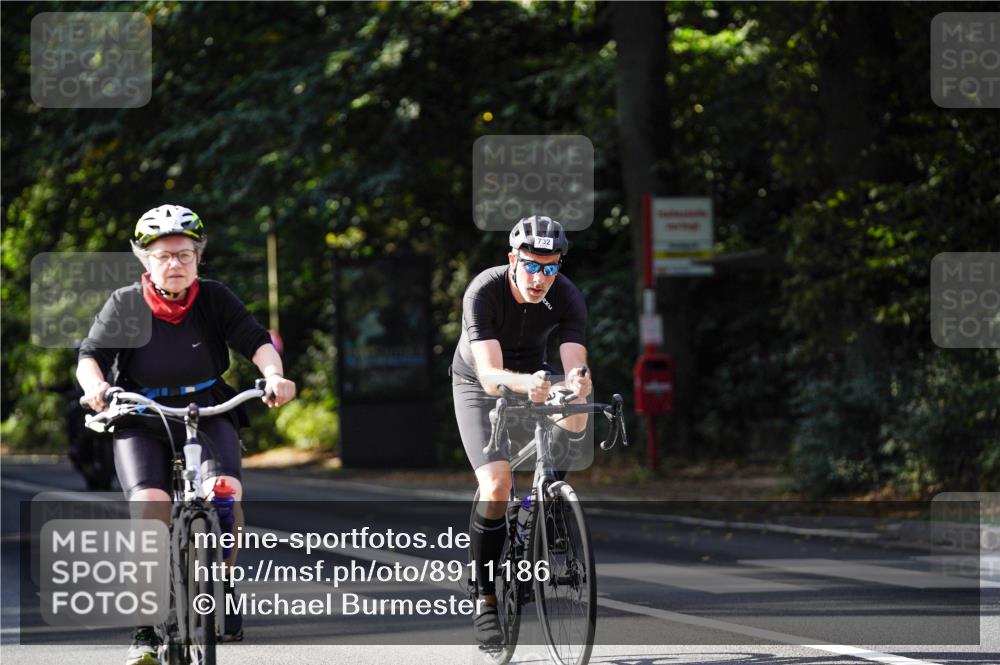 14.09.2025 - Stadtparktriathlon Michael Burmester http://msf.ph/oto/8911186 14.09.2025 11:02:18 Radfahren 682, 729, 732, 761, 890, 916 meine-sportfotos.de