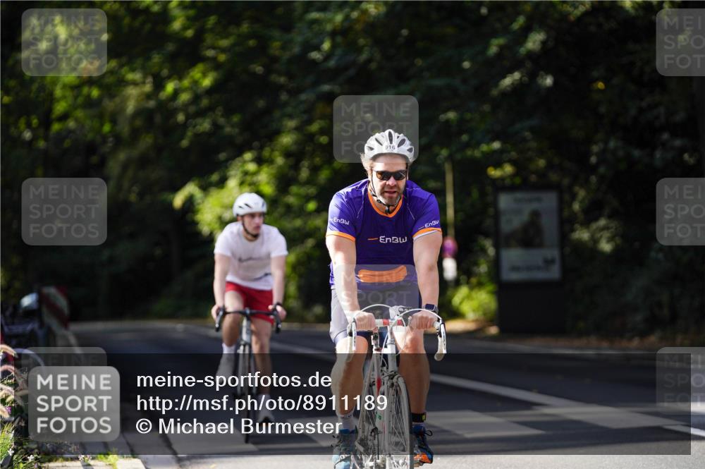 14.09.2025 - Stadtparktriathlon Michael Burmester http://msf.ph/oto/8911189 14.09.2025 11:02:24 Radfahren 682, 732, 761, 890, 916 meine-sportfotos.de