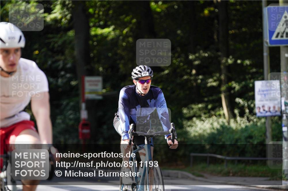 14.09.2025 - Stadtparktriathlon Michael Burmester http://msf.ph/oto/8911193 14.09.2025 11:02:26 Radfahren 761, 890, 916 meine-sportfotos.de