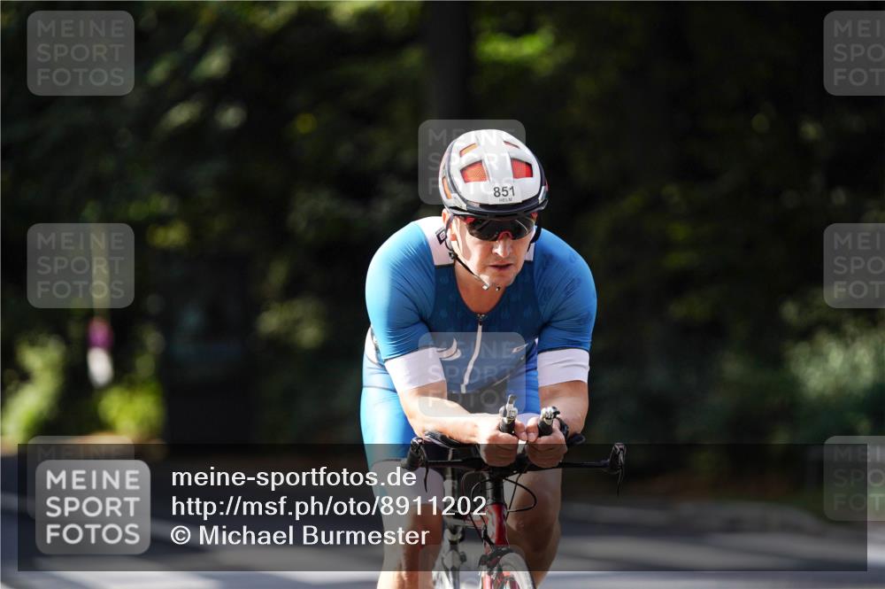 14.09.2025 - Stadtparktriathlon Michael Burmester http://msf.ph/oto/8911202 14.09.2025 11:02:46 Radfahren 734, 851 meine-sportfotos.de