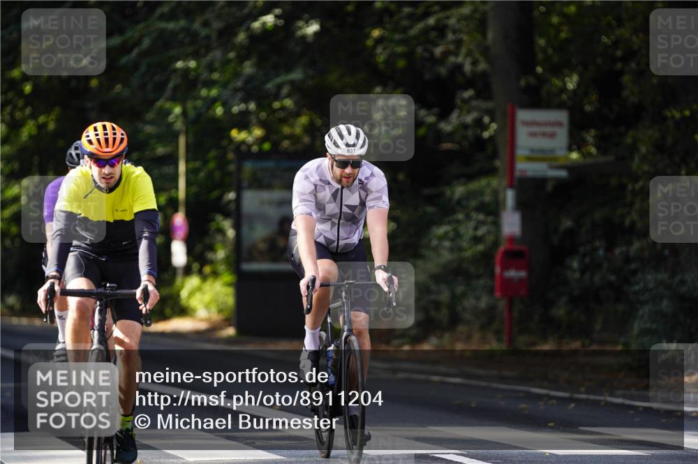 14.09.2025 - Stadtparktriathlon Michael Burmester http://msf.ph/oto/8911204 14.09.2025 11:02:56 Radfahren 631, 762, 786, 831 meine-sportfotos.de