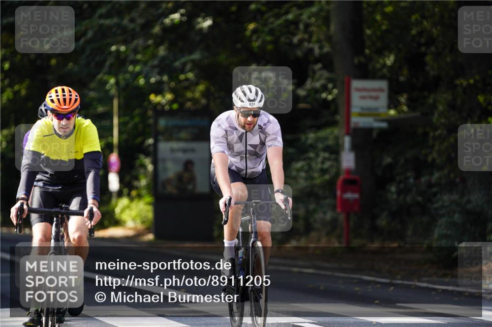 14.09.2025 - Stadtparktriathlon Michael Burmester http://msf.ph/oto/8911205 14.09.2025 11:02:56 Radfahren 631, 762, 786, 831 meine-sportfotos.de