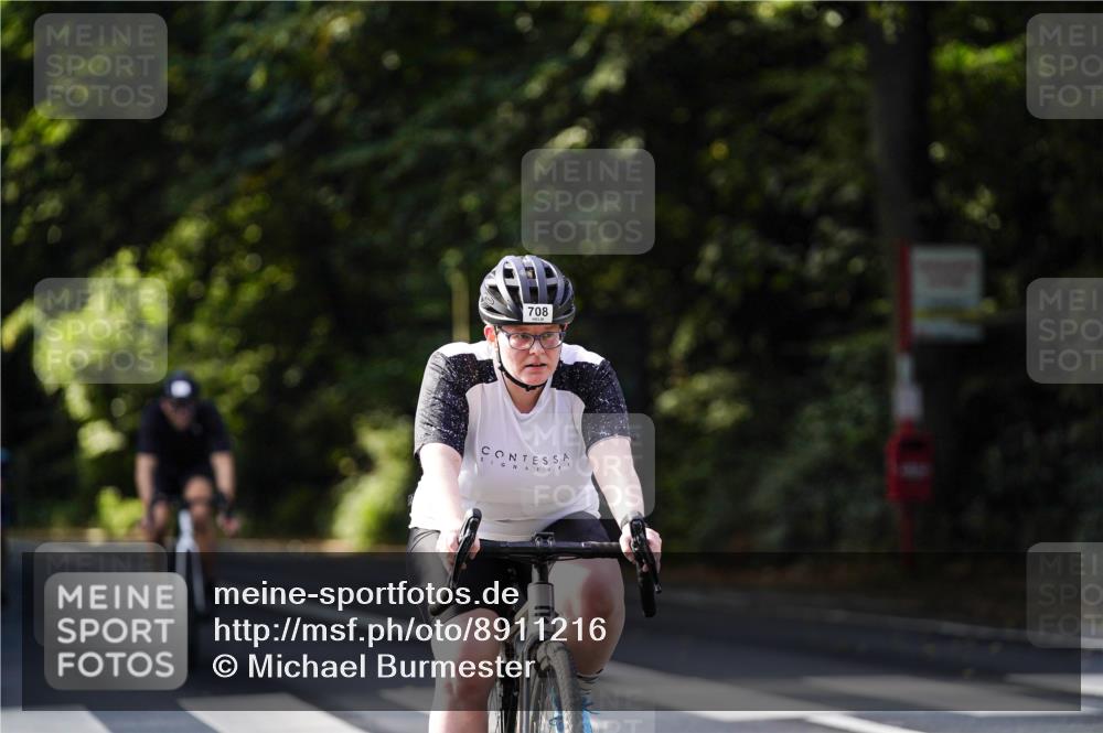 14.09.2025 - Stadtparktriathlon Michael Burmester http://msf.ph/oto/8911216 14.09.2025 11:03:14 Radfahren 646, 708, 849, 877, 888 meine-sportfotos.de