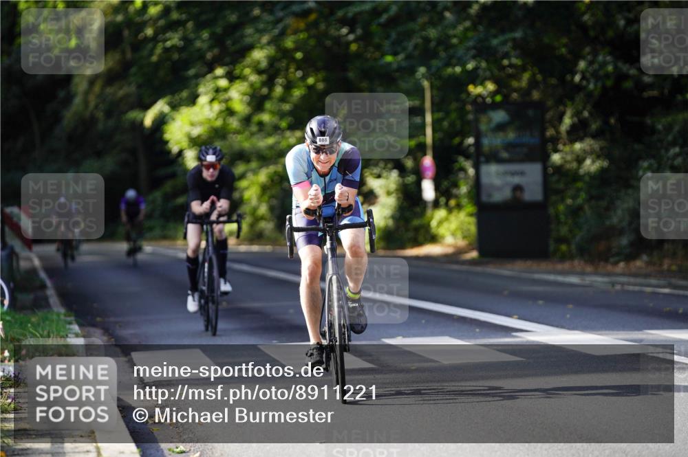 14.09.2025 - Stadtparktriathlon Michael Burmester http://msf.ph/oto/8911221 14.09.2025 11:03:17 Radfahren 646, 708, 782, 788, 849, 877, 888 meine-sportfotos.de