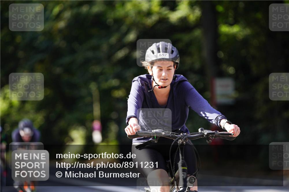 14.09.2025 - Stadtparktriathlon Michael Burmester http://msf.ph/oto/8911231 14.09.2025 11:03:28 Radfahren 657, 668, 764, 782, 783, 788, 811, 817 meine-sportfotos.de
