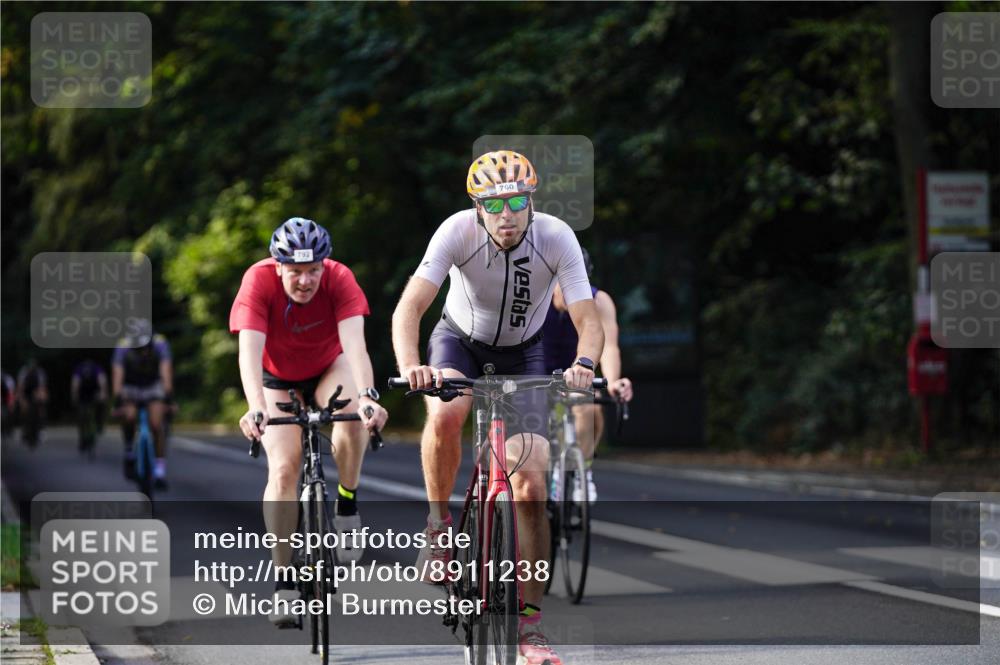 14.09.2025 - Stadtparktriathlon Michael Burmester http://msf.ph/oto/8911238 14.09.2025 11:03:43 Radfahren 740, 760, 767, 781, 792, 798 meine-sportfotos.de