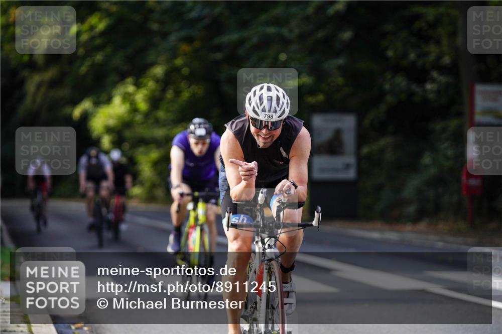 14.09.2025 - Stadtparktriathlon Michael Burmester http://msf.ph/oto/8911245 14.09.2025 11:03:50 Radfahren 721, 740, 765, 767, 781, 792, 798, 909 meine-sportfotos.de