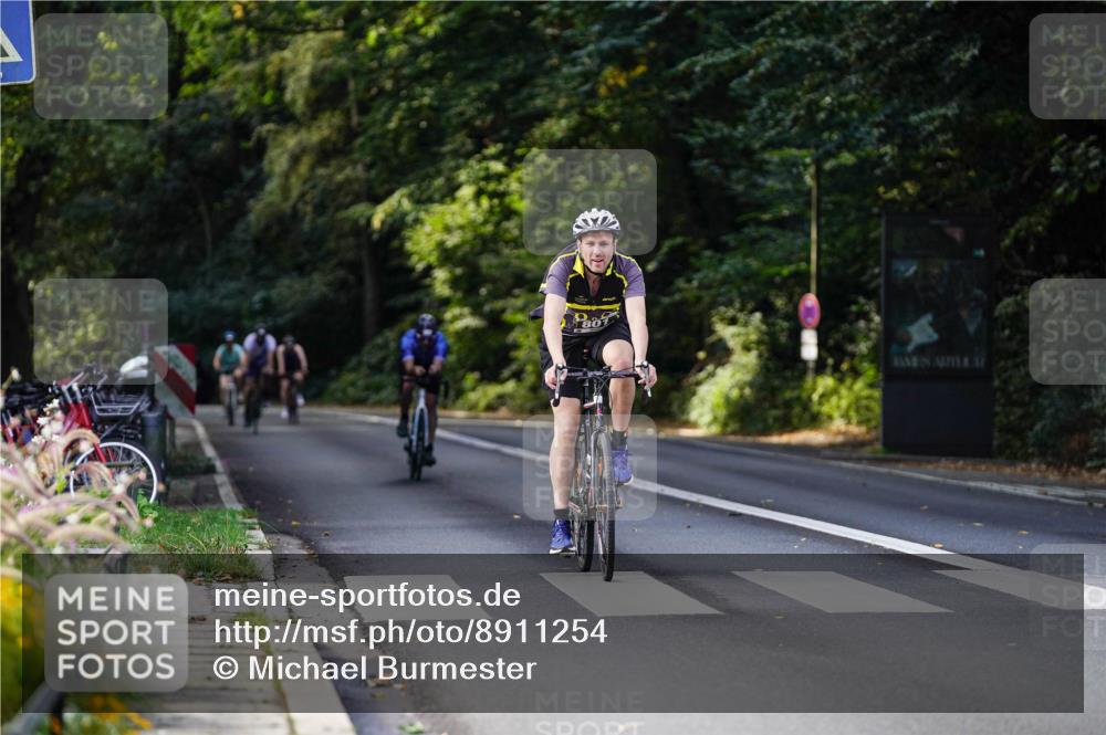 14.09.2025 - Stadtparktriathlon Michael Burmester http://msf.ph/oto/8911254 14.09.2025 11:03:59 Radfahren 721, 753, 801, 911 meine-sportfotos.de