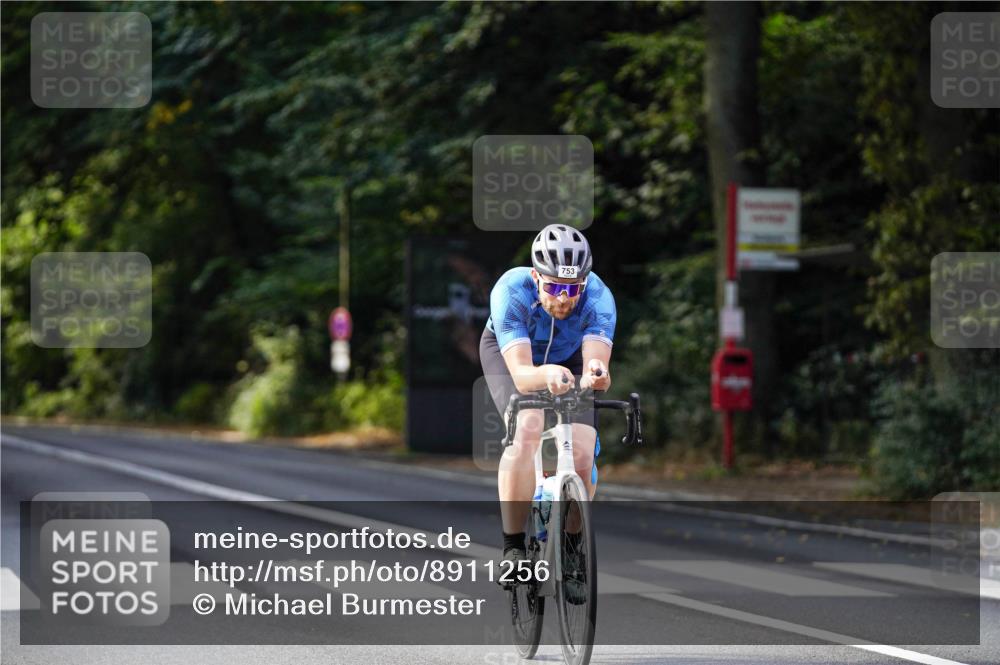 14.09.2025 - Stadtparktriathlon Michael Burmester http://msf.ph/oto/8911256 14.09.2025 11:04:02 Radfahren 753, 778, 801, 911, 914 meine-sportfotos.de