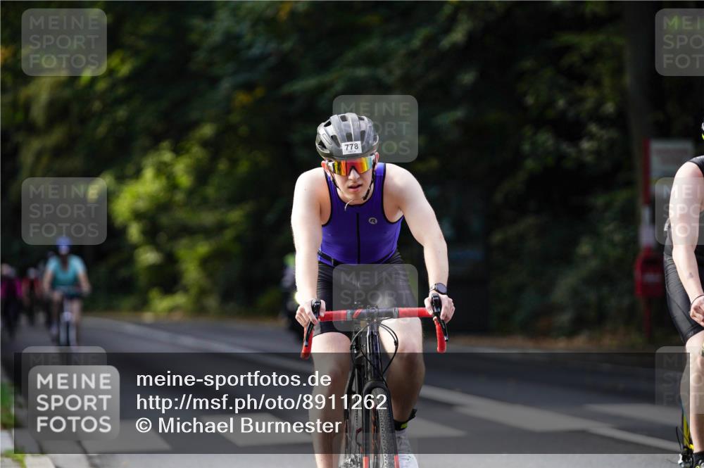 14.09.2025 - Stadtparktriathlon Michael Burmester http://msf.ph/oto/8911262 14.09.2025 11:04:09 Radfahren 655, 755, 778, 818, 911, 914 meine-sportfotos.de