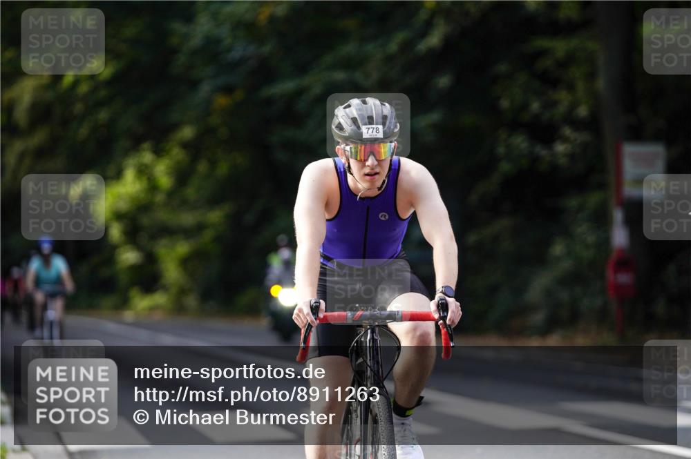 14.09.2025 - Stadtparktriathlon Michael Burmester http://msf.ph/oto/8911263 14.09.2025 11:04:09 Radfahren 655, 755, 778, 818, 911, 914 meine-sportfotos.de