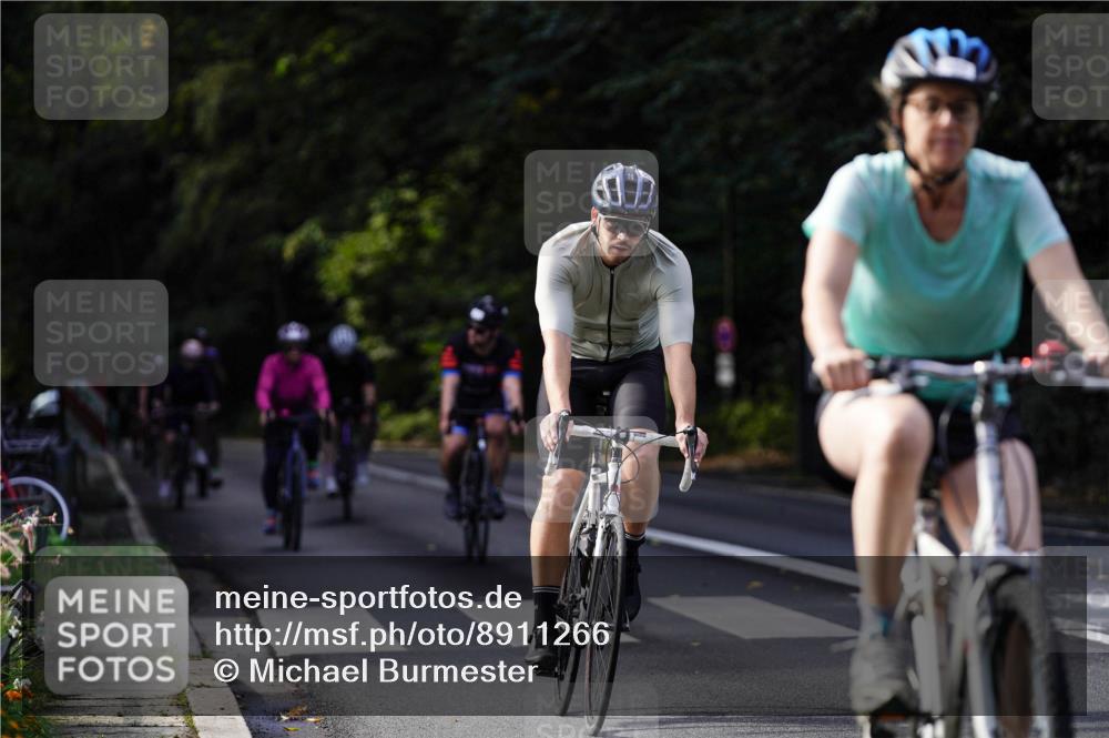 14.09.2025 - Stadtparktriathlon Michael Burmester http://msf.ph/oto/8911266 14.09.2025 11:04:15 Radfahren 628, 655, 671, 686, 755, 774, 778, 802, 803, 818 meine-sportfotos.de