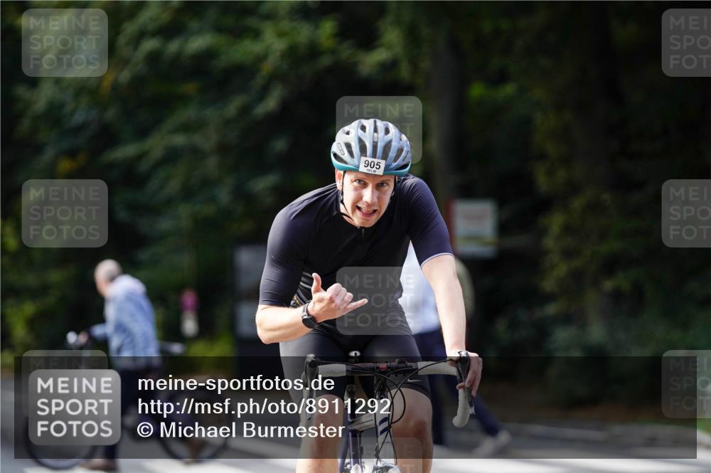 14.09.2025 - Stadtparktriathlon Michael Burmester http://msf.ph/oto/8911292 14.09.2025 11:04:47 Radfahren 754, 807, 828, 905 meine-sportfotos.de