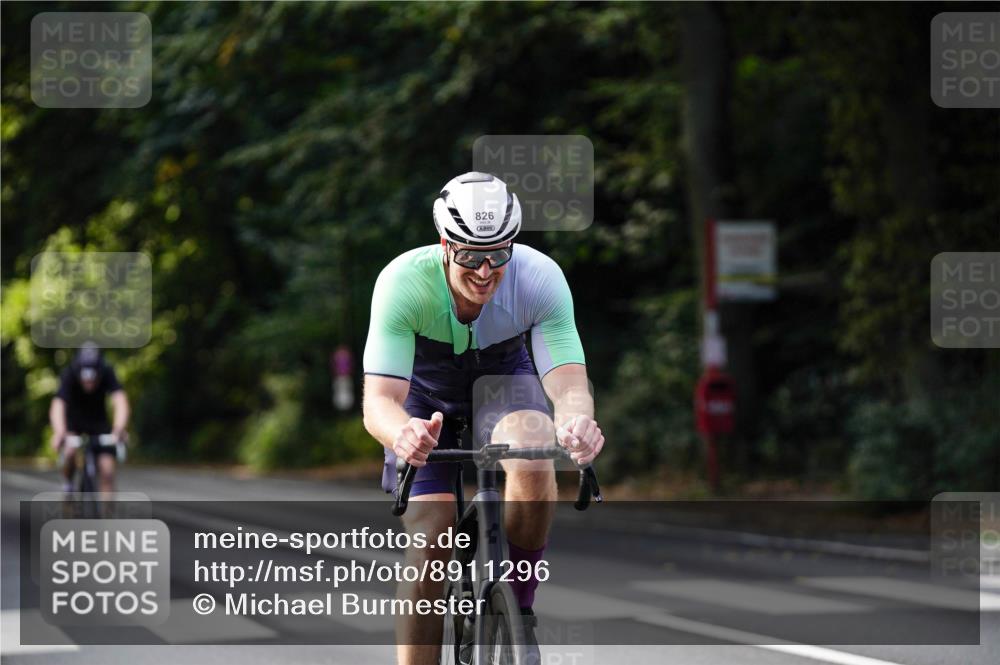 14.09.2025 - Stadtparktriathlon Michael Burmester http://msf.ph/oto/8911296 14.09.2025 11:05:01 Radfahren 737, 776, 826, 828 meine-sportfotos.de