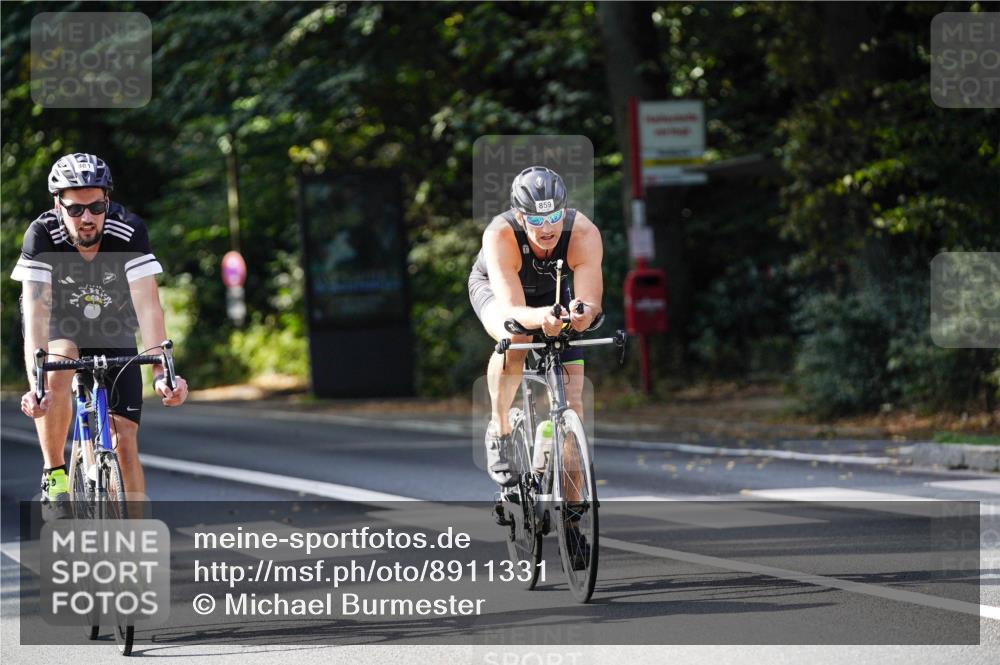 14.09.2025 - Stadtparktriathlon Michael Burmester http://msf.ph/oto/8911331 14.09.2025 11:05:46 Radfahren 744, 750, 756, 759, 799, 804, 859, 861 meine-sportfotos.de