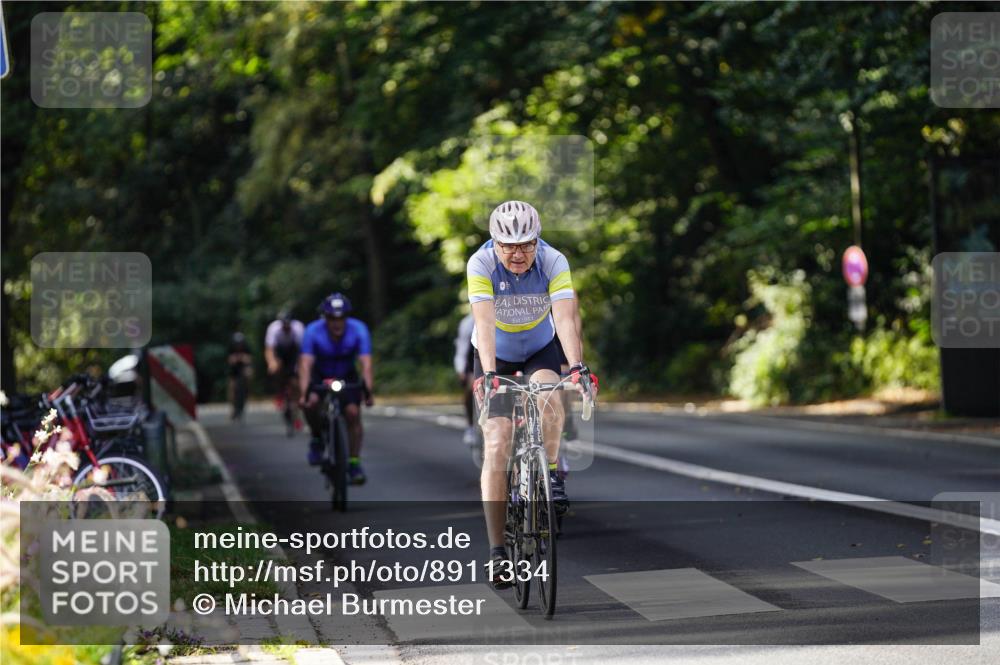 14.09.2025 - Stadtparktriathlon Michael Burmester http://msf.ph/oto/8911334 14.09.2025 11:05:49 Radfahren 727, 743, 744, 750, 756, 759, 799, 804, 859, 861 meine-sportfotos.de