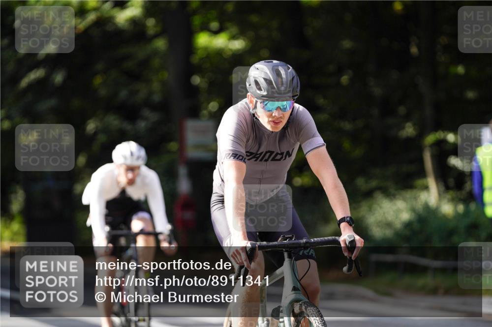 14.09.2025 - Stadtparktriathlon Michael Burmester http://msf.ph/oto/8911341 14.09.2025 11:05:52 Radfahren 727, 743, 744, 750, 756, 759, 799, 804, 859, 861, 897 meine-sportfotos.de